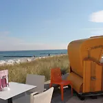 Mit Grossem Garten An Der Ostseekueste * Neubukow