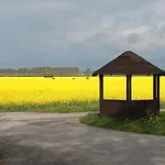 Mit Grossem Garten An Der Ostseekueste *