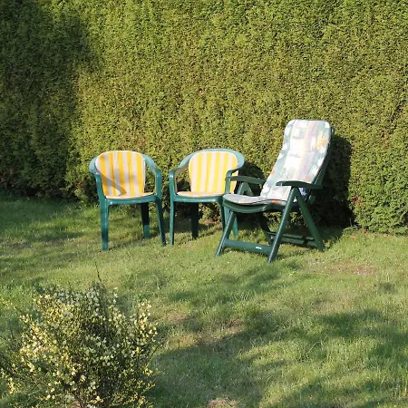 Mit Grossem Garten An Der Ostseekueste 아파트 *