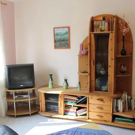 Mit Grossem Garten An Der Ostseekueste Neubukow