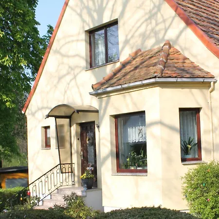 Apartment Mit Grossem Garten An Der Ostseekueste *