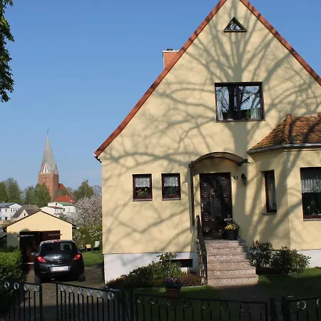 Mit Grossem Garten An Der Ostseekueste * Neubukow