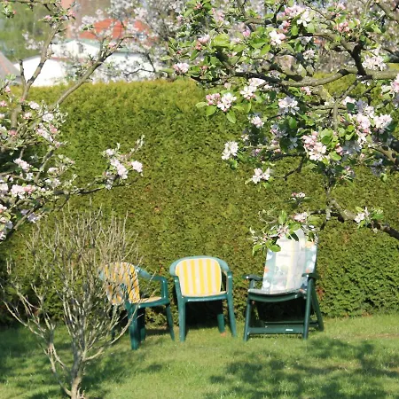 아파트 Mit Grossem Garten An Der Ostseekueste Neubukow