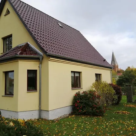 아파트 Mit Grossem Garten An Der Ostseekueste Neubukow