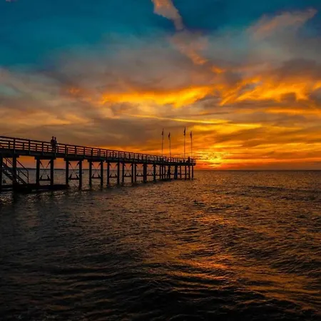 Mit Grossem Garten An Der Ostseekueste Neubukow