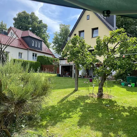Mit Grossem Garten An Der Ostseekueste