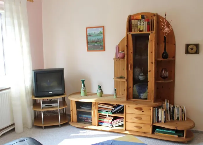 Mit Grossem Garten An Der Ostseekueste Neubukow