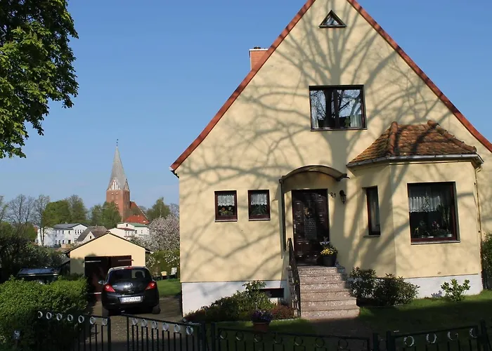 Mit Grossem Garten An Der Ostseekueste * Neubukow