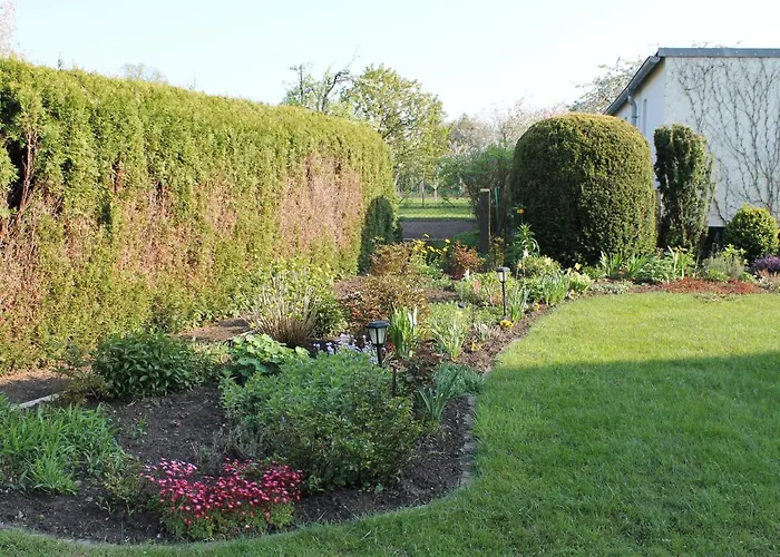 Mit Grossem Garten An Der Ostseekueste * Neubukow
