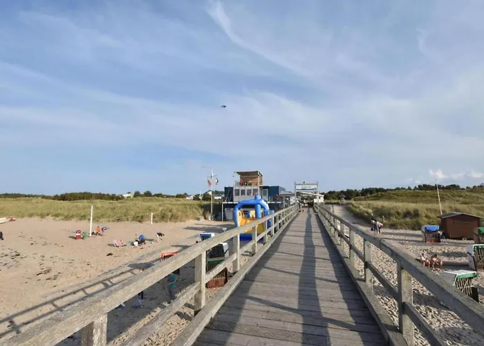 Mit Grossem Garten An Der Ostseekueste * Neubukow