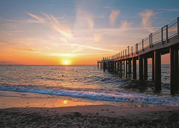 Mit Grossem Garten An Der Ostseekueste *