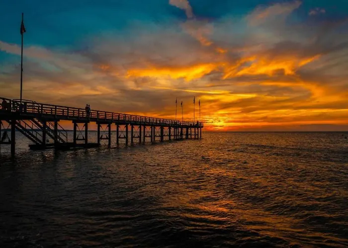 Mit Grossem Garten An Der Ostseekueste Neubukow
