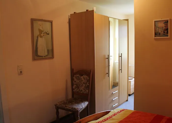 Mit Grossem Garten An Der Ostseekueste Neubukow